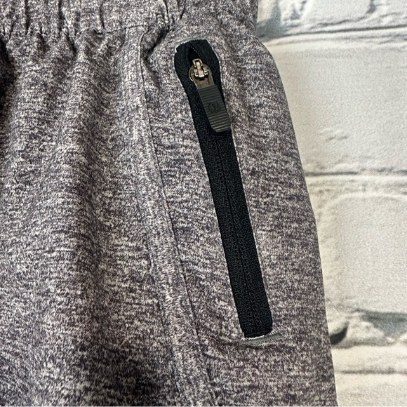 Lululemon Womens Tracker Shorts V4 Heather Gray Size 6 - Picture 2 of 11